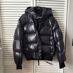 Aritzia Black Puffer Jacket